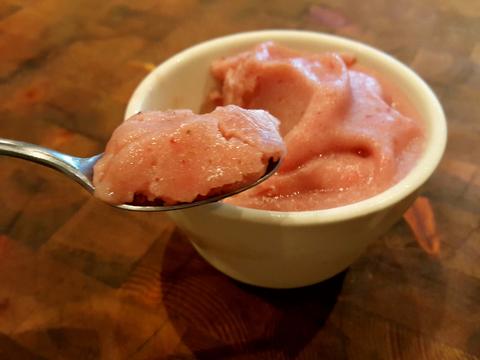 Strawberry Banana Blender Ice Cream