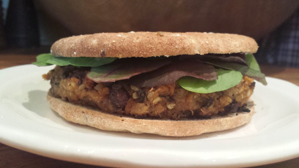 Healthy Black Bean & Quinoa Vegan Burger